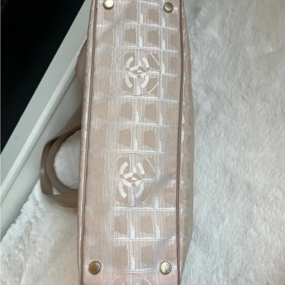 CHANEL Pink and Cream Shoulder Bag - Picture 7 of 11